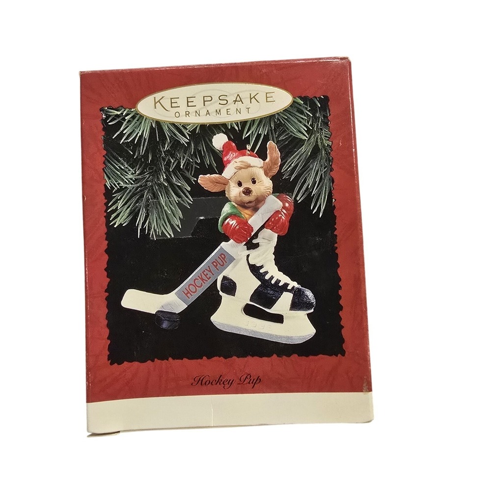 1995‎ HALLMARK HOCKEY PUP KEEPSAKE ORNAMENT IN BOX